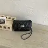 Bolsa pequena feminina Shuai Mi Jia 2026 verão nova moda bolsa de ombro acolchoada com corrente bolsa quadrada pequena bolsa tiracolo simples