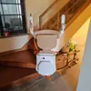 Elevador de asiento para uso doméstico para pasillos interiores, máquina eléctrica trepadora de escaleras para ancianos, dispositivo elevador de escaleras para villas