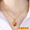 Colar de Contas de Transferência Douradas em Latão Onda Dupla de Água Colar com Pingente de Esmeralda Vermelha Inlaid em Ouro de Areia Vietnamita Presente Presente