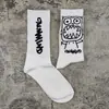 Meias Masculinas e Femininas em Tendência Cano Alto Desenho Animado Deviruchi Cano Longo Casais Algodão Esportes Rua Skate Basquete Meias
