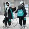 Conjunto de outfit de primavera para niños 2026 nuevo conjunto deportivo de dos piezas tipo cortavientos estilo coreano para niños medianos y grandes, elegante para primavera y otoño