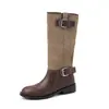 Blogger Outfit Botas de Couro Genuíno de Cavaleiro Cor Colorblock Duas Fivelas 2026 Salto Médio Robusto Bico Redondo Couro Genuíno Cano Alto Longas Femininas 42