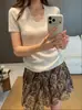 Camiseta Casual de Manga Curta com Gola U para Mulheres, Novo Estilo de Verão, Super Estilosa, Casual, Emagrecedora, Versátil, Elegante Blusa de Tricô
