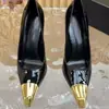 Elegantes Saltos Altos Metálicos de Bico Quadrado para Mulheres, Novo Modelo 2025, Boca Rasa Preta, Scarpins Stiletto Sexy e Estilosos para Mulheres