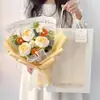 Buquê Artesanal Finalizado Melhor Amiga da Aniversariante Rosa de Lã Eterna Criativa Dia dos Namorados