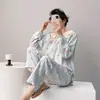Conjunto de Pijama Feminino com Renda de Algodão Nuvem, Gola Redonda, Manga Longa, Calça Longa - Coleção Primavera 2026