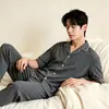 Nuevos Pijamas Frescos de Algodón para Hombre 2026, Manga Corta y Pantalón Largo de Verano, Ropa de Casa Casual Simple de Alta Gama (Oro)