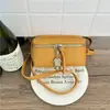 Bolso Pequeño Cuadrado de Moda Versátil para Mujer con Acabado de Alta Gama, Colgante de Dibujos Animados, Bolso Mini Cruzado, Bolso Trendy de Color Caramelo 2026 para Teléfono