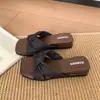 Chinelos de Inverno Grossos Estilo Fada para Mulheres 2026 Verão Novos Sapatos Únicos Estilo Francês Deslumbrantes com Chinelos para Saia para Mulheres para Uso Externo de Verão