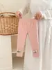 Leggings fofas e grossas, elásticas para primavera e outono, outer de algodão grosso, design de coelho de desenho animado, leggings infantis