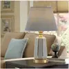 Capa de Tecido Plissado Moderna de Luxo Leve Projetada Especificamente para Luminárias de Mesa de Luxo Leve, Mesas de Cabeceira, Hotéis e Pousadas Luminárias de Mesa de Cerâmica