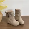 Botas Femininas de Couro 2026 Botas Curtas com Fivela Botas Cowboy Botas de Moda Versáteis Estilo Retrô Verão Solado Grosso Aumento Oculto de Altura Emagrecimento
