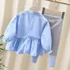 Camisa Feminina Estilo Novo Primavera 2026, Camisa Fofa e Fashion com Estampa de Desenho e Laço para Bebês Meninas, Roupa Infantil para Exportação