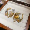 Brincos de Pérola com Flor de Diamante e Tachas Prateadas, Brincos Elegantes Retrô Franceses, Brincos de Luxo Leve de Nicho de Alta Qualidade para Mulheres