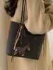 Bolsa Saco Estilo Novo Outono/Inverno 2025 Personalizada Moda Tendência Bolsa de Ombro Design Nicho Bolsa Transversal Casual Feminina