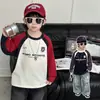 Camiseta de outono masculina com retalhos tricolores, nova 2026 estilo coreano moderna cool streetwear camada base blusa de puxar