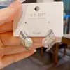 Luxo Leve Francês, Brincos Envolventes de Pérola Únicos e Modernos, Elegantes de Nicho, Simples e de Alto Padrão para Mulheres, Novo Estilo