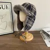 Gorra Lei Feng de Lana a Cuadros Estilo Coreano para Mujer en Otoño e Invierno Gorro Grueso Cálido con Protección para los Oídos Resistente al Viento para Exteriores Gorro de Esquí para Ciclismo para Hombre