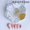 Caja de Flor de Ciruelo con Lazos de Perla, Flores de Dibujos Animados, Pedrería Mixta para Uñas, Decoraciones Brillantes para Uñas, Decoraciones Mixtas al por Mayor