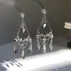 Brincos de agulha prateada com diamantes, cristais e pérolas, apresentando franjas, oferecem uma sensação de luxo leve e moda de alta qualidade, brincos versáteis e de estilo nicho único