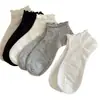 Meias Curtas Femininas Cinzas com Bordas Franzidas, Cor Sólida, Malha Respirável, Estilo Verão Fino, Algodão, Baixo Corte, Renda, Sem Costura, Meias Estilo Japonês