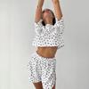 Moda Cruzada Primavera/Verão 2026 Conjunto de Duas Peças Cropped de Malha Canelada Estampado com Shorts de Manga Curta Pijama Roupão Feminino