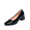 Zapatos de mujer elegantes de estilo francés brillante, nuevo modelo de otoño 2026, tacón medio, adecuados para faldas, zapatos de vestir de cuero color nude, puntera cuadrada