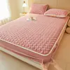 Funda de Sábana de Terciopelo de Leche Engrosada Clase A Pieza Única Cubierta de Cama Acolchada de Invierno Juego de Sábanas Protector de Colchón Nuevo Estilo 2025