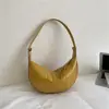 Bolso de hombro de cuero suave tipo cuerno 2026 transfronterizo, bolso de axila simple versátil casual, bolso de hombro de cuero encerado de moda para el día a día