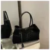 Bolsa Grande de Leopardo Transfronteiriça Feminina 2025 Nova Outono e Inverno Versátil Retrô Bolsa de Ombro Bolsa Tote para o Dia a Dia