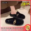 Pantuflas de algodón cerradas de felpa de alta gama sin cordones para mujer, adecuadas para usar en exteriores, nuevas pantuflas peludas de otoño e invierno 2026 para mujer
