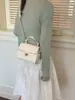 Bolso Cuadrado Pequeño de Moda Coreana de Nicho para Mujer, Nuevo Versátil para Primavera 2026, Bolso de Mano y Bolso Cruzado Exquisito para el Trabajo y el Uso Casual
