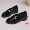 Inverno 2025 Novo Bico Redondo Salto Grosso Metalizado Boca Rasa Versátil Mocassins Venda Direta de Fábrica Comércio Exterior Transfronteiriço Sapatos Femininos