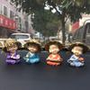 Adornos creativos para coche, cuatro no pequeños monjes, sombrero de paja, consola central, accesorios para coche, flores y plantas para decoración de coche.