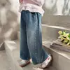 Jeans de estilo coreano para niñas con perlas laterales, nuevos pantalones largos de moda para primavera y otoño 2026 para niñas pequeñas
