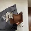 Bolsa Estilosa Xiaomi com Textura de Tecido para Axila Feminina Verão 2026 Nova Moda Bolsa de Ombro Único Transversal Grande Capacidade Retrô