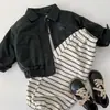 Chaqueta de cuero para niño Mai Bao 2026 invierno nuevo estilo chaqueta acolchada con solapa elegante para niño ropa de invierno cálida al por mayor