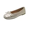 Zapatos planos plateados, elegantes, de suela plana, punta poco profunda, estilo francés, de suela blanda para mujer, nueva colección otoño 2026, con detalle de lazo, zapatillas ballet Mary Jane