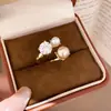 Anillo de Zirconia y Perla de Lujo Ligero Exquisito, Anillo de Dedo Índice Versátil de Gama Alta Nicho, Joyería de Diseño de Moda y Estilo para Mujeres
