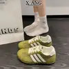 Sapatos femininos de cadarço em couro bovino, estilo alemão vermelho, novo estilo 2026, sola macia, sapatos Forrest Gump, não cansam os pés, sapatos casuais esportivos