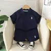 Conjunto de Verano para Niños de Color Sólido con Cuello y Manga Corta, Nuevo Conjunto de Camisa Bordada Estilo Británico para Bebé Guapo