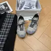 Tênis esportivo casual feminino respirável de malha com sola grossa, outono, sola macia, novo estilo montanha, moda 2026, tênis de treinamento alemão