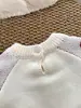 Nuevo estilo mameluco para bebé niña, tejido 100% algodón, conjunto para gatear de otoño e invierno para casa con moño, ropa de bebé mp ropa infantil