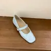 Sapatos Elegantes de Rebite Estilo Francês com Aumento Interno de Altura para Mulheres, Novos Sapatos Mary Jane Pretos de Bico Quadrado Primavera 2026
