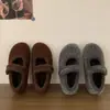 Sapatos Mary Jane para Roupas de Inverno Femininas 2025 Novo Estilo Lã de Cordeiro Sola Grossa Aumento Interno Sapatos de Pelo Sapatos Quentes com Forro de Lã