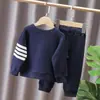 Ropa Infantil Trajes para Niñas Otoño 2025 Estilo Nuevo Niños Pequeños y Medianos Tops de Manga Larga Pantalones Casuales Ropa Deportiva para Niños Conjunto de Dos Piezas
