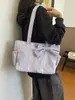 Diseño de nicho coreano estilo ins bolsa nube de moda simple personalidad diaria rayas verticales bolsa tote para mujer de uso diario