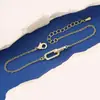 Exquisito Pulsera con Forma de Clip de Papel Incrustada con Diamantes y Circonita Sintética Chapada en Oro, Diseño Único, Versátil para el Viaje Diario, Joyería con Acabado de Alta Gama