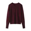 Suéter de cachemira estilo perezoso hombro raglán para mujer cuello en V suelto tejido grueso suéter de capa base otoño e invierno top versátil moderno
