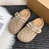 Sandalias planas tipo mule de lunares retro para mujer, nueva colección 2026, con suela suave, con cierre de hebilla, fáciles de poner, adecuadas para uso en exteriores